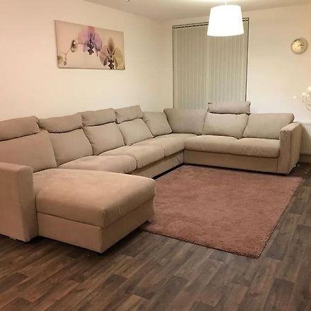 Great House + Air Conditioning + Free Car Parking Manchester Buitenkant foto